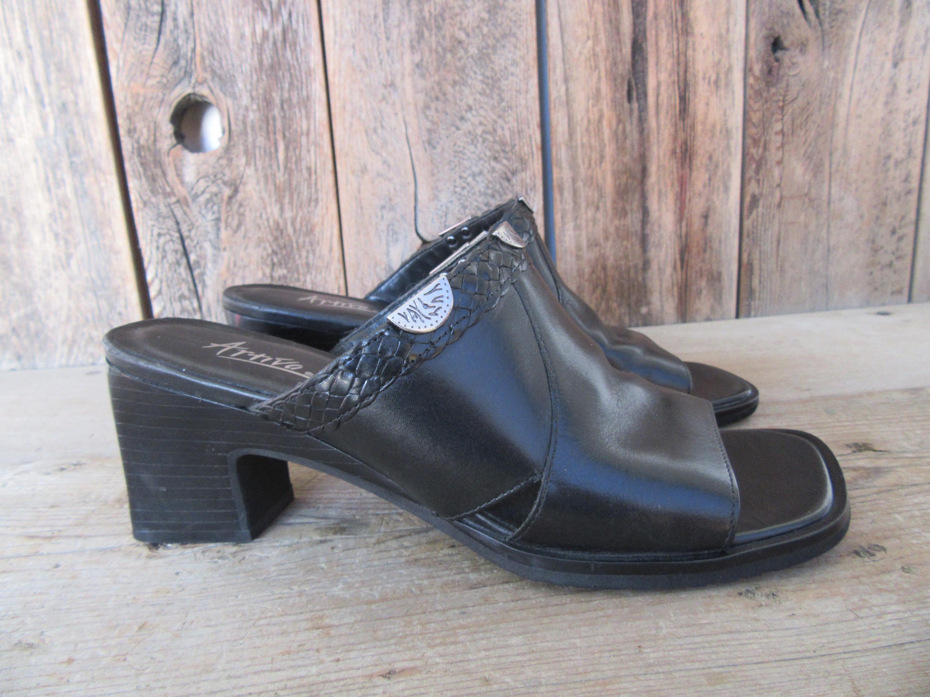 90s Minimalist Square Heel Black Open Toe Leather Mules