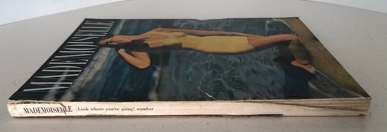 JD Salinger Short Story "a Young Girl in 1941 With No Waist at All