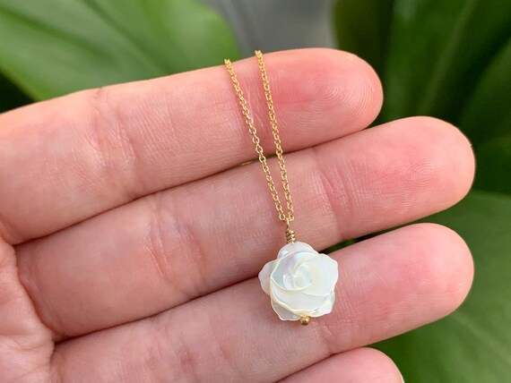 Pearl rose sale necklace