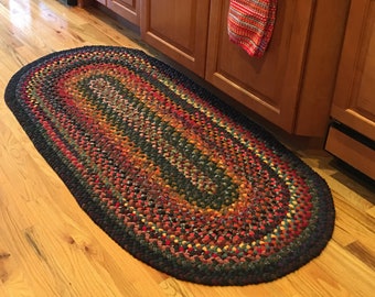 Braided Wool Rug: Autumn Colors, Oval Rug (2.5 x 5 foot)