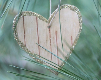 Ornament hanging heart, name card, Holiday Decor, wooden label, Holidays, rustic natural xmas, boho look,Natural Christmas, Valentines