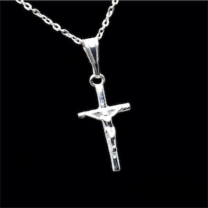 Sterling Silver Crucifix Cross Pendant Necklace.