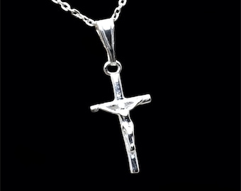 Sterling Silver Crucifix Cross Pendant Necklace.