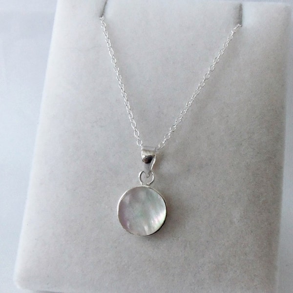 Sterling Silver Round MOP Mother of Pearl Pendant Necklace.