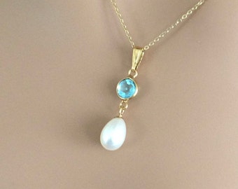 18ct Gold over Sterling Silver Blue Topaz & Freshwater Pearl Pendant Necklace.