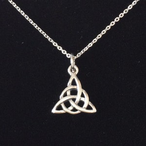 Sterling Silver Trinity Knot Celtic Triangle Pendant Necklace.