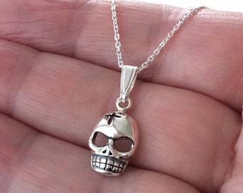 Sterling Silver Gothic Skull Pendant Necklace.