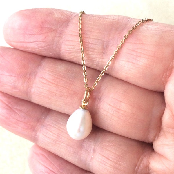 18ct Gold over Sterling Silver Freshwater Pearl Drop Pendant Necklace.