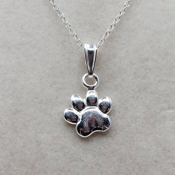 925 Sterling Silver Paw Print Charm Pendant & Chain Necklace.