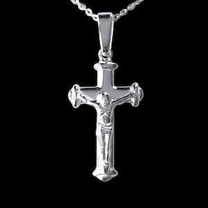 Sterling Silver Crucifix Cross Pendant Necklace.