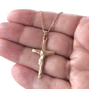 18ct Gold over Sterling Silver Crucifix Cross Pendant Necklace.