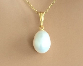 18ct Gold over Sterling Silver Freshwater Pearl Pendant Necklace.