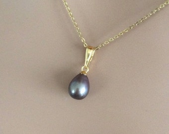 18ct Gold over Sterling Silver Freshwater Pearl Drop Pendant Necklace.