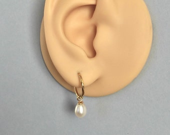 18ct Gold over Sterling Silver Freshwater Pearl Huggie Hoop Earrings.