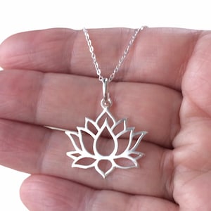 Sterling Silver Lotus Flower Pendant Necklace.