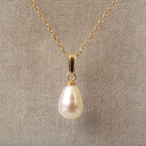 18ct Gold over Sterling Silver Freshwater Pearl Pendant Necklace.