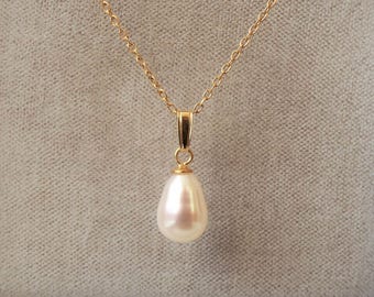 18ct Gold over Sterling Silver Freshwater Pearl Pendant Necklace.