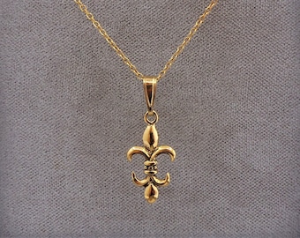 18ct Gold over Sterling Silver Fleur De Lys Pendant Necklace.