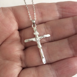 Sterling Silver Crucifix Cross Pendant Necklace.
