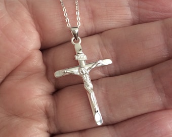 Sterling Silver Crucifix Cross Pendant Necklace.