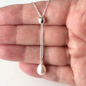 Sterling Silver Freshwater Pearl Drop Pendant Necklace.