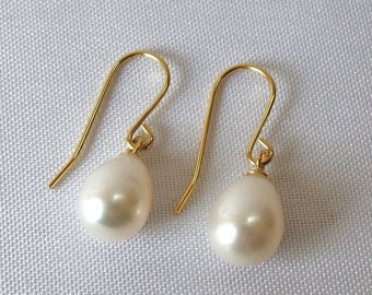 14ct Gold Filled Freshwater Pearl Drop Earrings.