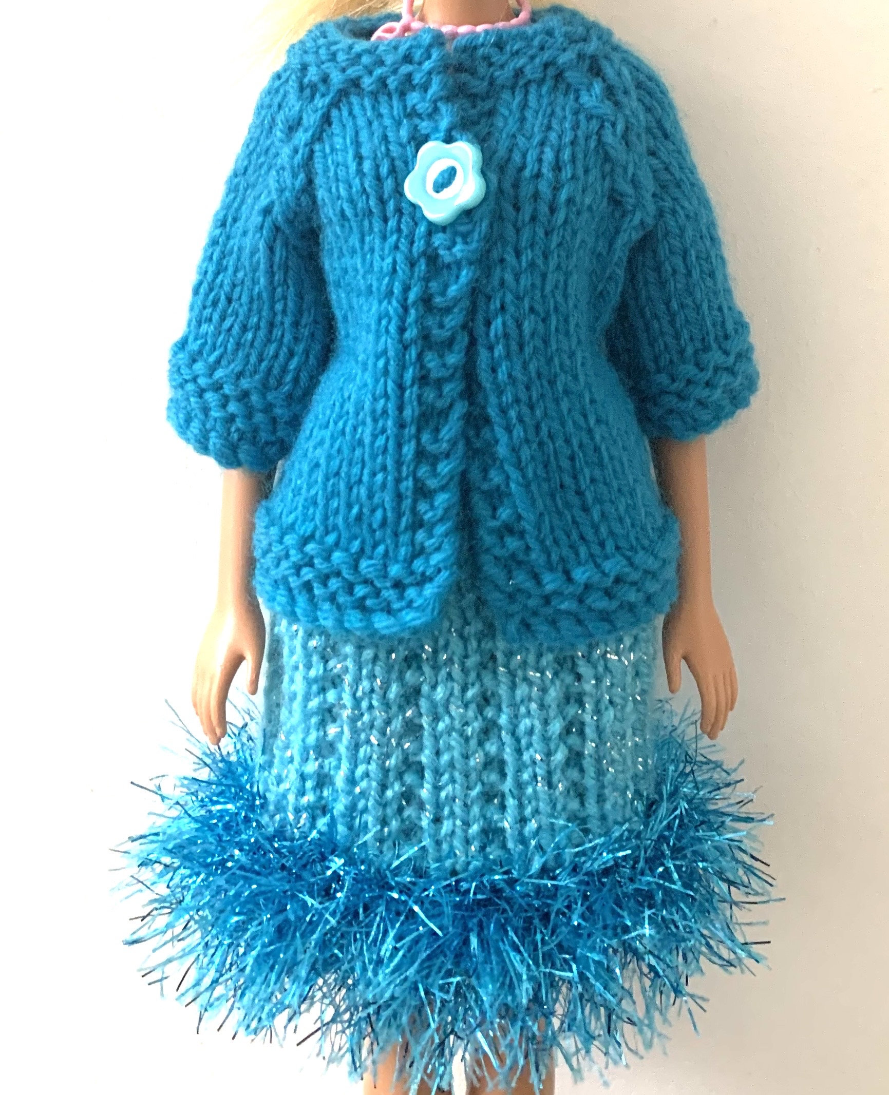 Modèle de vêtements de poupée au crochet en anglais, vêtements de