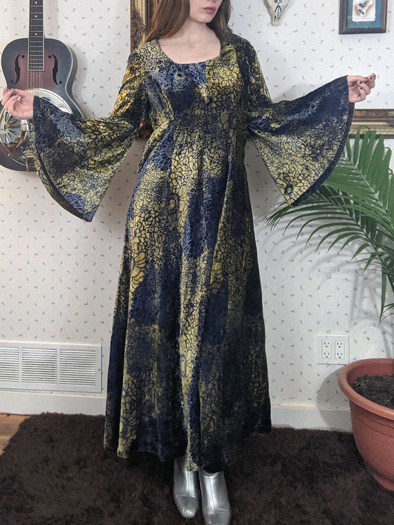 1970's Velvet Blue & Gold Velvet Dress