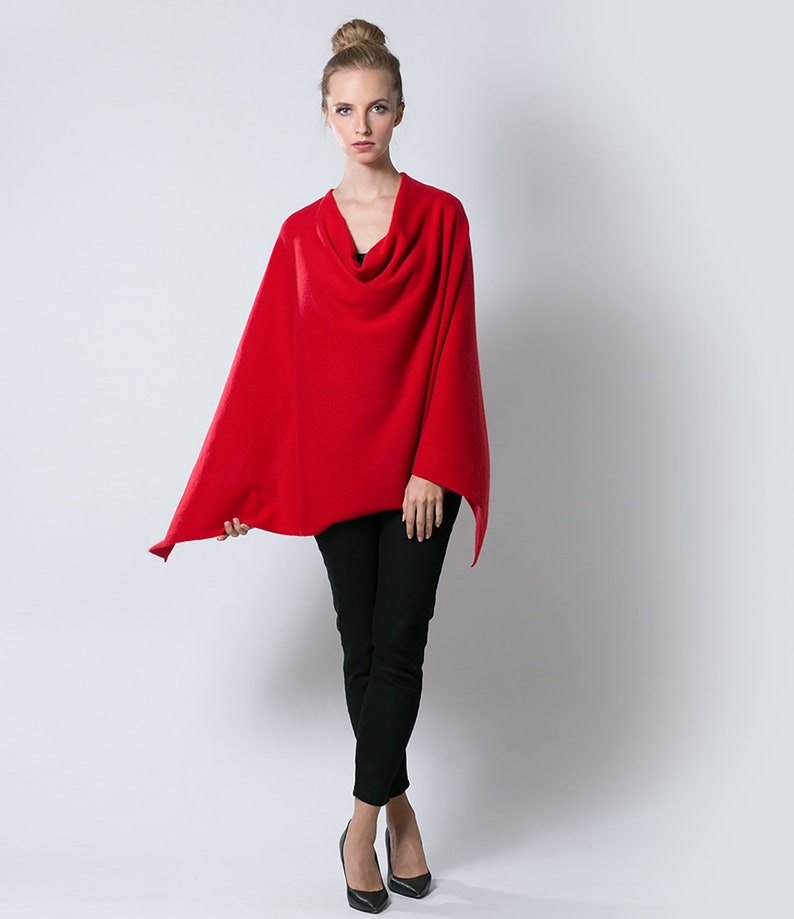 Anna Kristine 100/% Cashmere Scarlet Red Poncho Topper