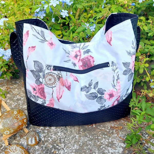 Grand sac à main simili cuir capitonné noir, imprimé attrape-rêve et fleur rose, porté bandoulière, idée cadeau femme fait main