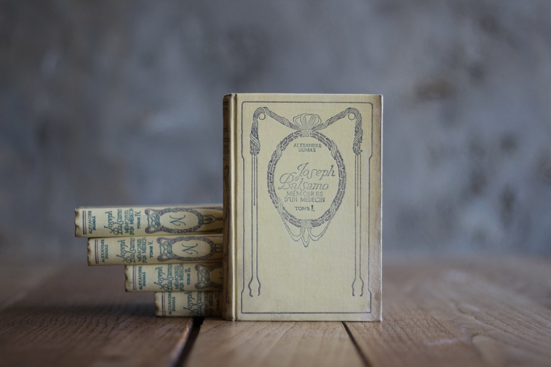 5 Old French Books, Vintage French Books, Coffee Table Book, Nelson Books, Decorative Book Set