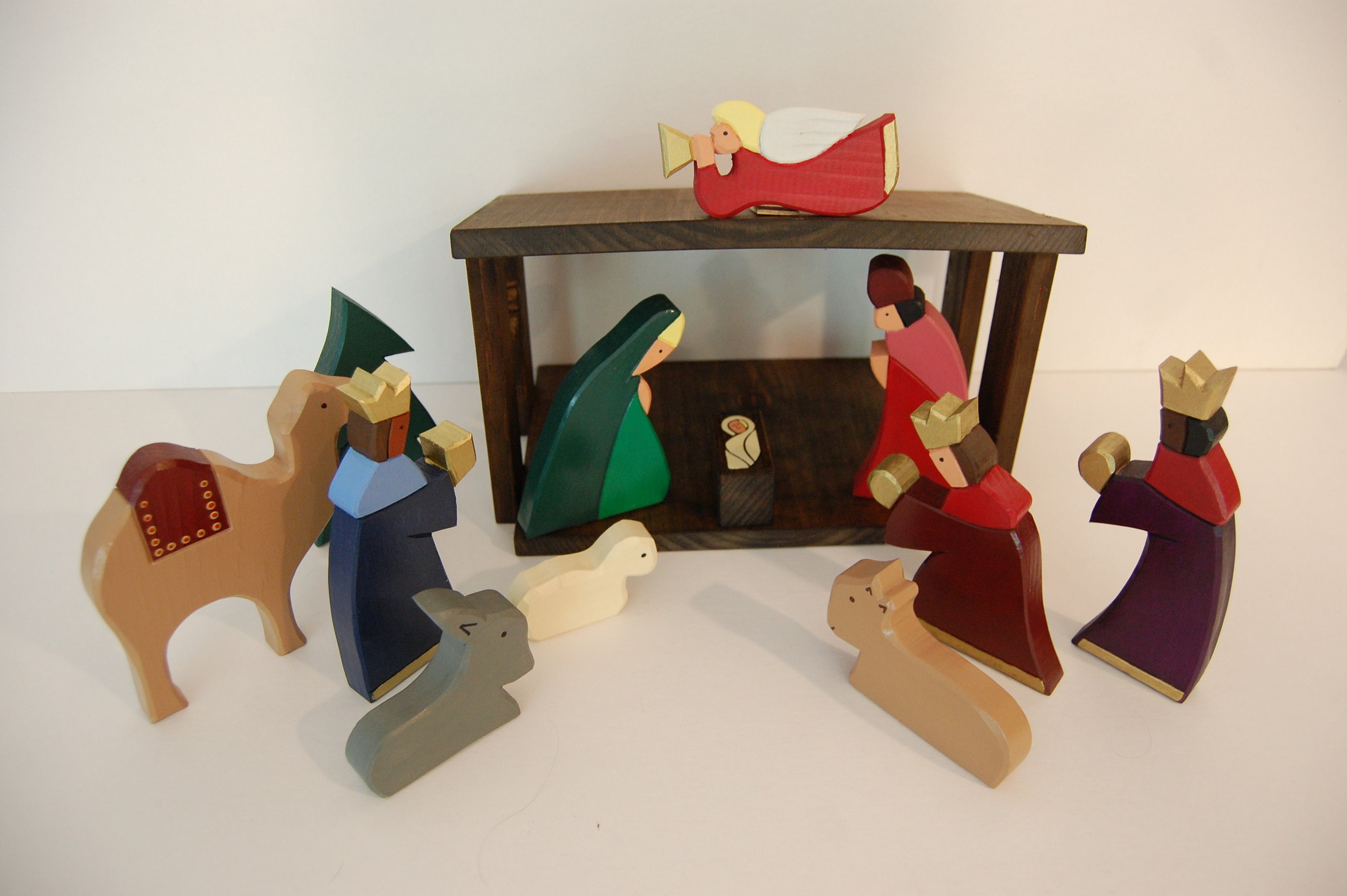 Hand carved and painted Nativity Set - Etsy.de
