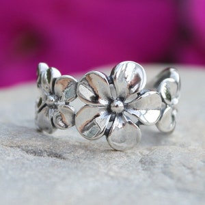 Sterling Silver Plumeria Ring, Silver Flower Ring, Floral Ring, Statement Ring, Three Flowers Ring,Flower Ring,Statement Ring,Flower Jewelry