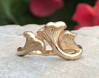 Mushroom Ring, Bronze Gold Chanterelle Mushroom Ring, Mushroom Jewelry, Fungi Ring, Fungi Jewelry, Forest Ring