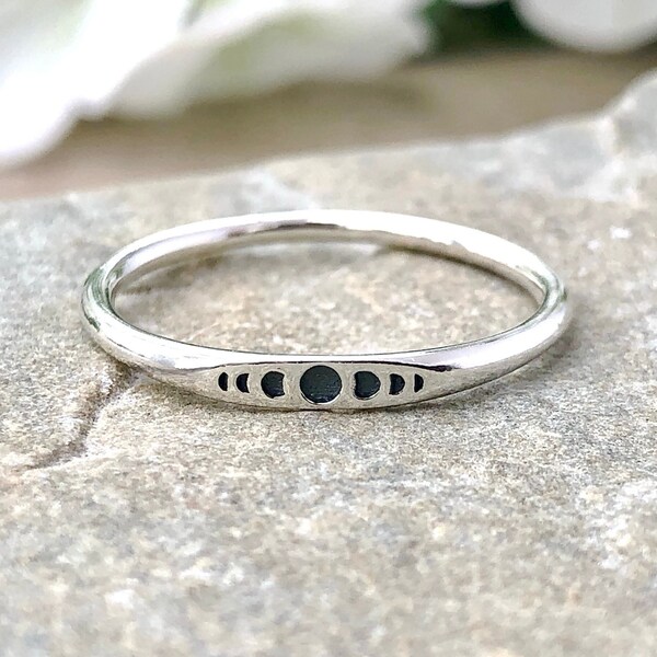 Sterling Silver Tiny Moon Phases Ring, Dainty Moon Phases Ring, Moon Ring, Stackable Ring, Moon Phases Jewelry, Minimalist Ring,Moon Jewelry