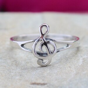 G clef ring outlet