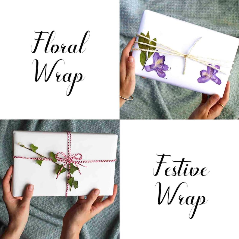 Puede incluir: Dos cajas de regalo envueltas en papel blanco con diferentes elementos decorativos. Una caja est&aacute; decorada con flores y hojas secas, la otra con una rama de vegetaci&oacute;n y un cordel rojo y blanco. El texto "Floral Wrap" y "Festive Wrap" est&aacute; escrito en cursiva en la imagen.
