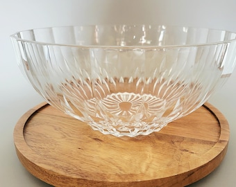 Vintage Cut Crystal Glass Serving Bowl - Elegant Pattern Glass Fruit Bowl - Retro Mid Century Tableware