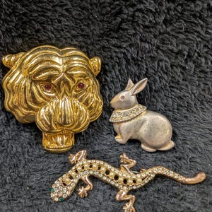 Vintage Animal Brooches | Rhinestone Lizard, Gold Tiger, or Silver Rabbit Pin | Wild Creature Jewelry | Unique Vintage Accessories