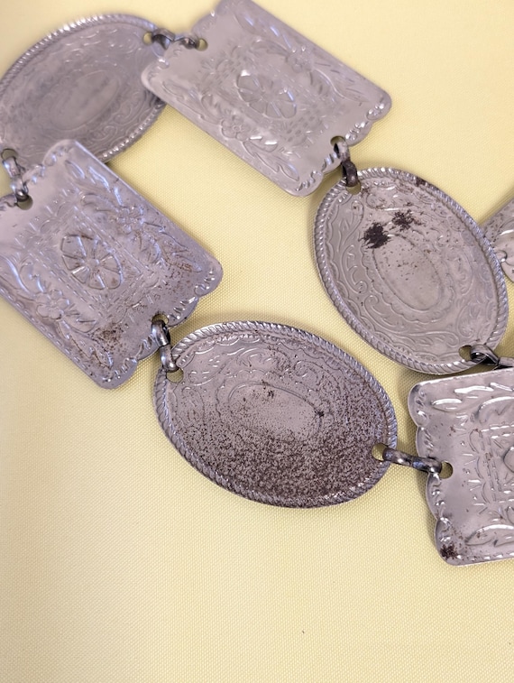 Vintage Silver Medallion Chain Belt | Statement Waist Belt  display picture 3