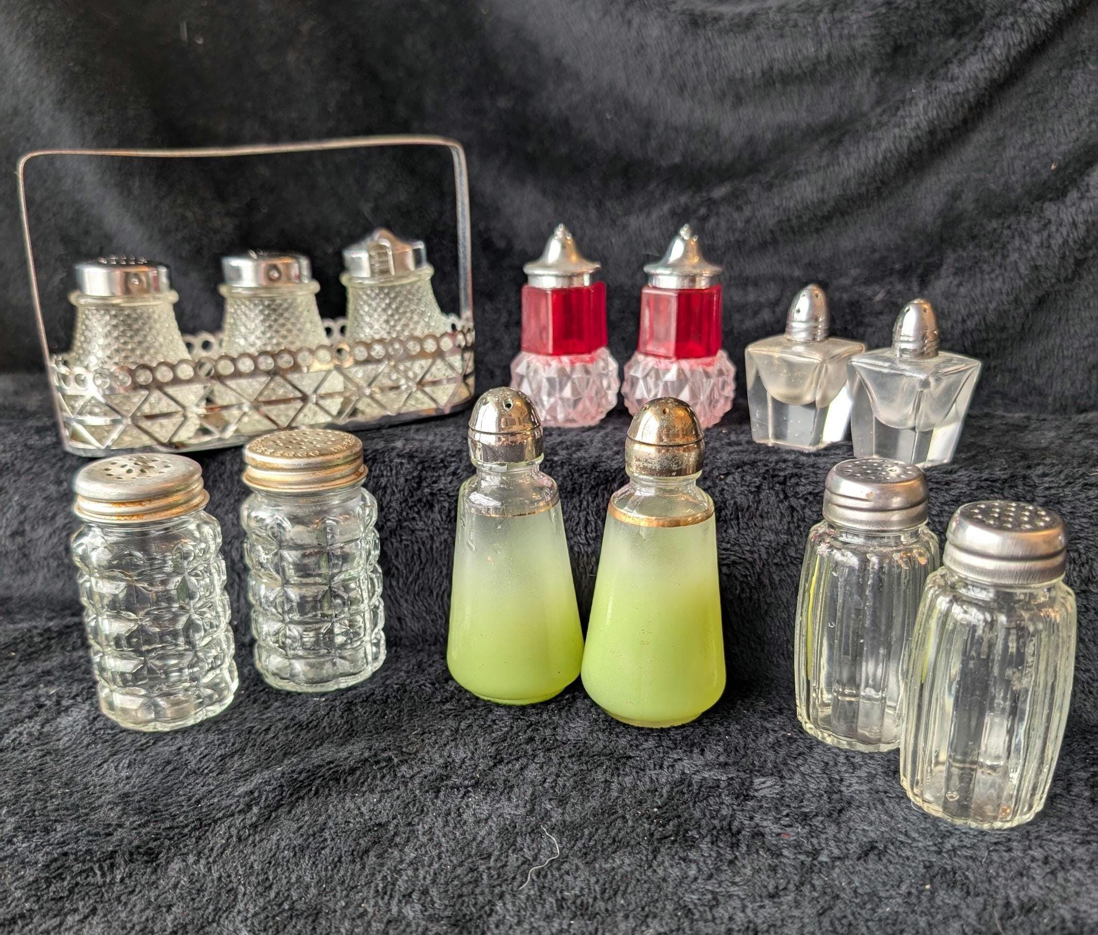 アンカーホッキング　ソルト　ペッパー　6点　シェイカー Anchor Hocking Salt & Pepper Shakers - Etsy