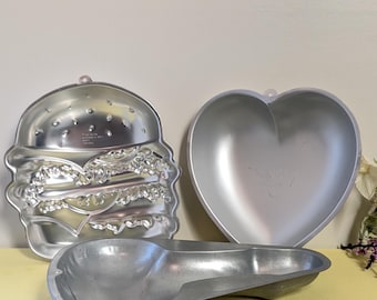 Vintage Novelty Cake Pans | 1986 Wilton Hamburger & Heart | Unmarked Aluminum 'Novelty' Cake Pan | Retro Party Bakeware