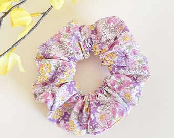 Purple floral scrunchie for women, handmade boho scrunchies with yellow flowers, ponytail holder, wedding favors maid of honor bridesmaid