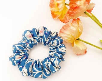 Blue floral scrunchie for women, floral scrunchie hair tie, scrunchie with white flowers, bun ponytail holder, teen girl hair accessories