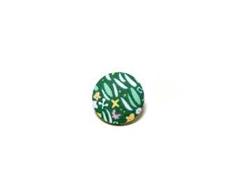 Green floral fabric lapel pin, handmade buttonhole pin with flowers, fabric covered pin 22mm, mens suit accessories, gift ideas for him