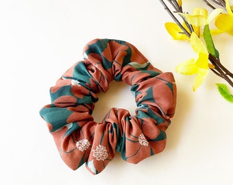 Scrunchie with floral print, handmade red rust copper hair tie bun ponytail holder, modern boho hair accessories, cosmo flower lover