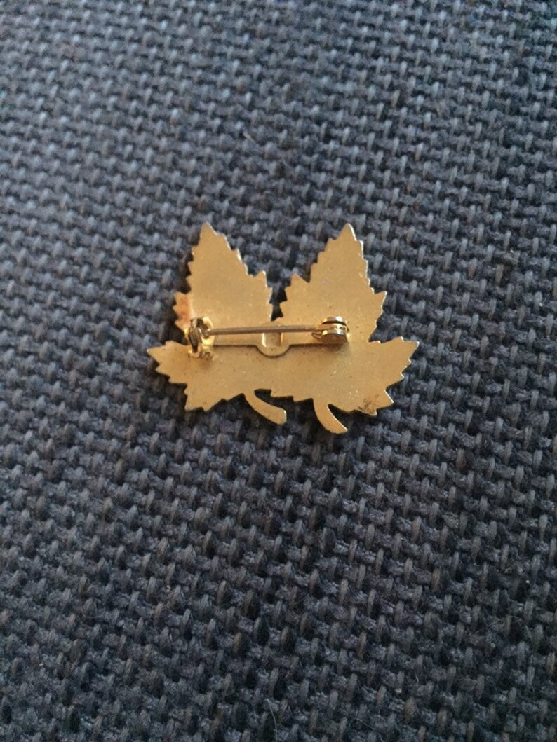 Green Enamel on Goldtone Metal Retro Jewellery 1990/'s Vintage Retro Jewelry Enamel Leaf Brooch