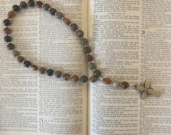 Protestant Prayer Beads: Poly Chrome, neutral beads Pewter Celtic Cross made in USA, Olive Wood from Holy Land