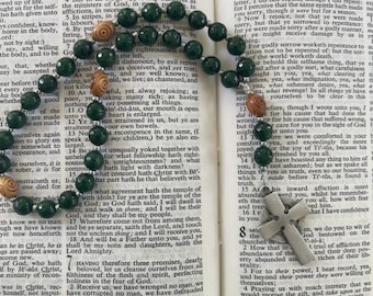 Emerald Jade Protestant Prayer Beads: Pewter Celtic Cross, Olive Wood