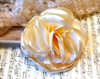 Brooch flower Champagne large brooch Champagne Rose Corsage Silk flower Champagne Headpiece Flower Champagne hair pin Champagne Rose